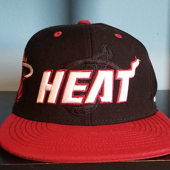 adidas Other - MIAMI HEAT team snapback never been used